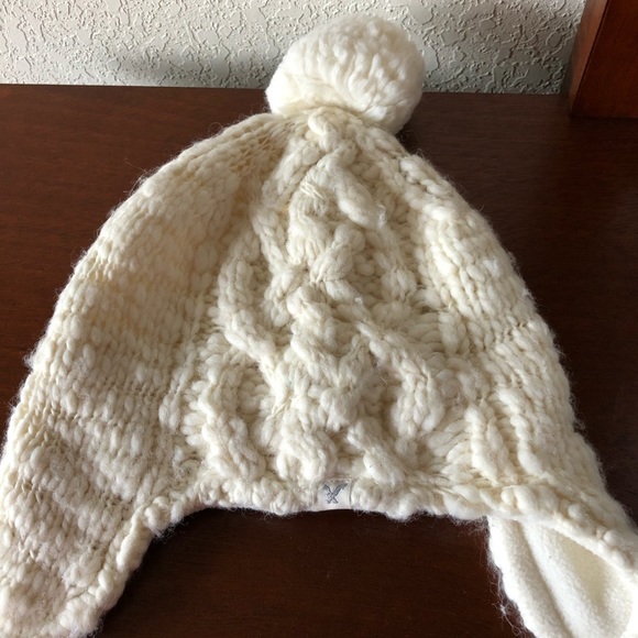 Join the $5 Clear My Closet Sale American Eagle warm beanie hat - knit style - Picture 3 of 5